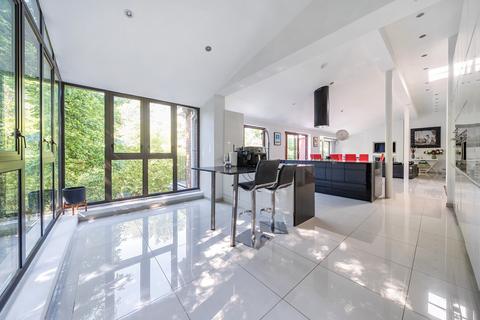 20 Abbot Road, Guildford, GU1 3TA
