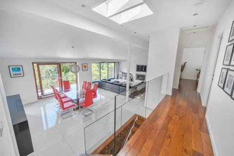 20 Abbot Road, Guildford, GU1 3TA