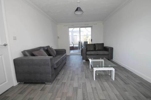 House share to rent, Stone Close, Wellingborough NN8