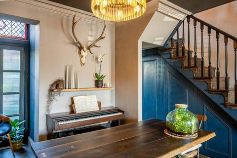 3 Gresham Road, London, SE25 5JT