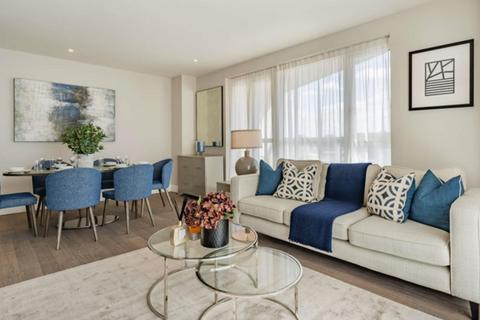 2 bedroom flat to rent, Circus Apartments, 39 Westferry Circus, London E14