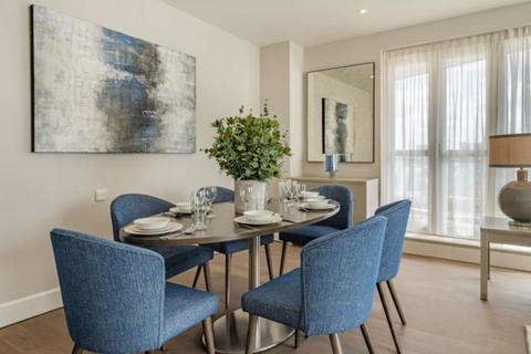 2 bedroom flat to rent, Circus Apartments, 39 Westferry Circus, London E14