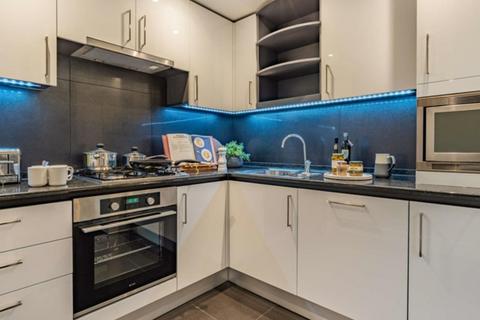 2 bedroom flat to rent, Circus Apartments, 39 Westferry Circus, London E14