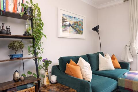 2 bedroom maisonette for sale