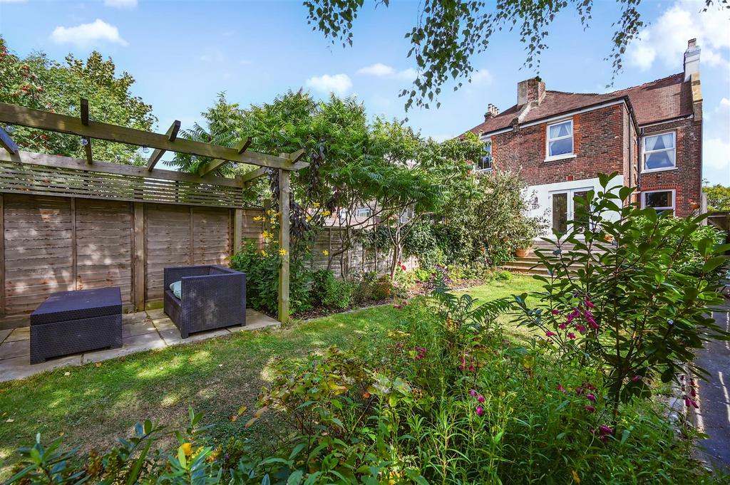 179 ASHBURNHAM ROAD (32).jpg