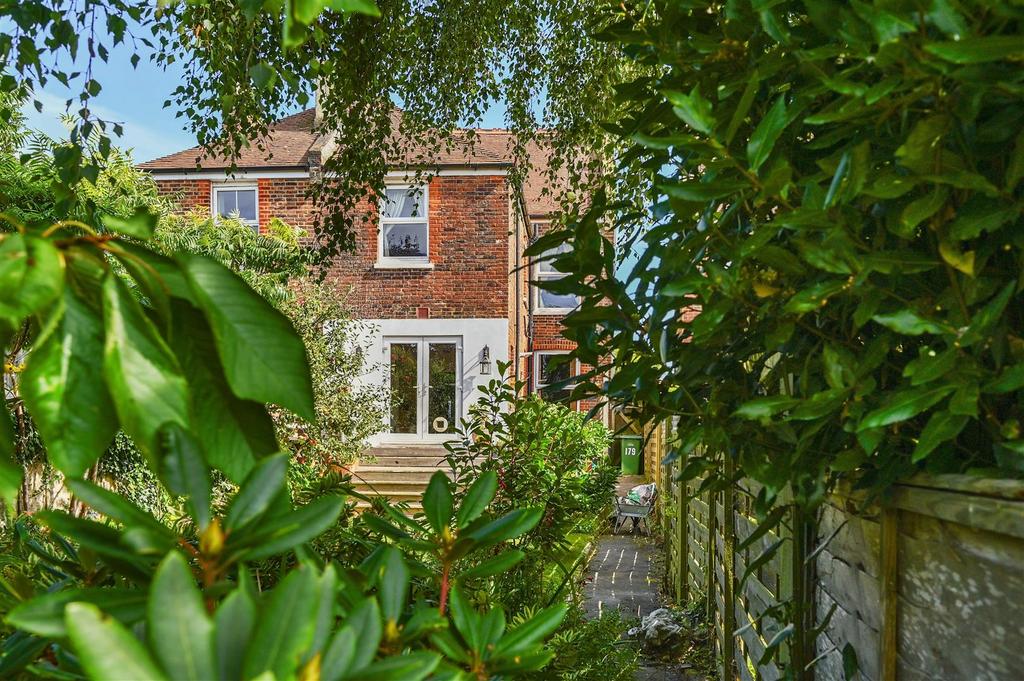 179 ASHBURNHAM ROAD (34).jpg