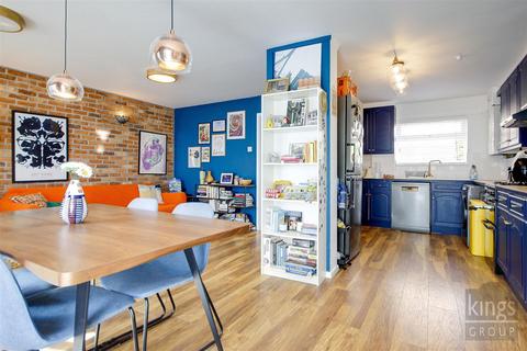 2 bedroom terraced house for sale, Priors Mead, Enfield
