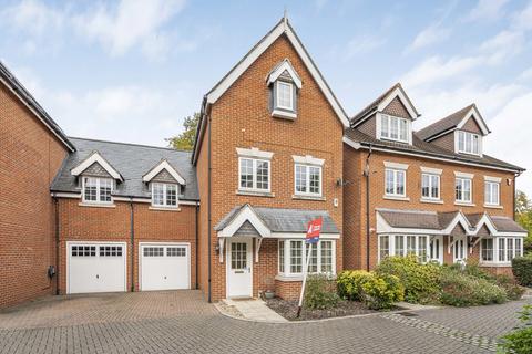 Brackendale Close, Englefield Green, Egham, Surrey, TW20