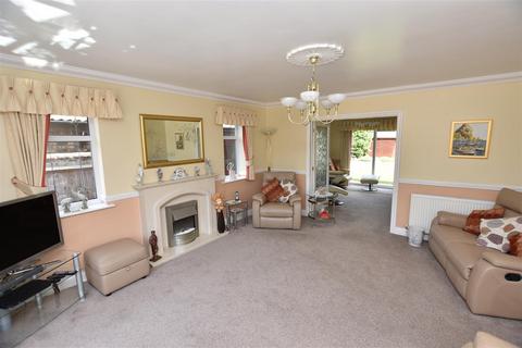 4 bedroom detached house for sale, Long Road, Canvey Island SS8