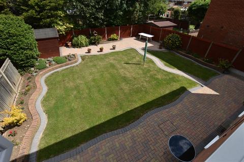 4 bedroom detached house for sale, Long Road, Canvey Island SS8