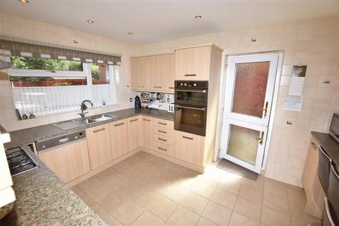 4 bedroom detached house for sale, Long Road, Canvey Island SS8