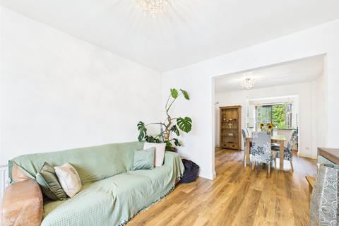3 bedroom terraced house for sale, Dorset Avenue, Romford RM1