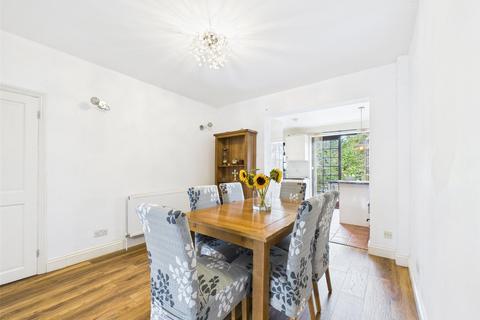 3 bedroom terraced house for sale, Dorset Avenue, Romford RM1