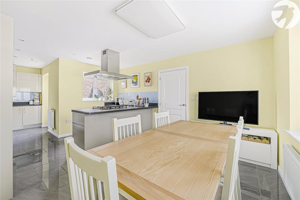 Dining/Kitchen