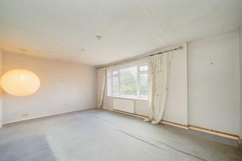 2 bedroom flat for sale, Crouch Hill, London N4