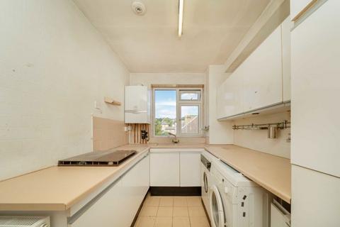 2 bedroom flat for sale, Crouch Hill, London N4