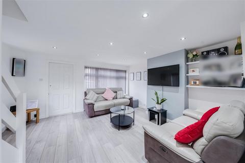 3 bedroom end of terrace house for sale, Stour Road, Crayford