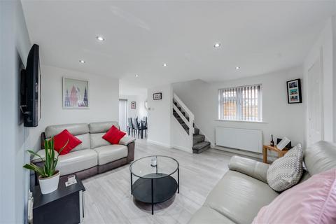 3 bedroom end of terrace house for sale, Stour Road, Crayford