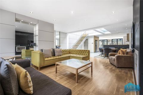 undefined, Wades Hill, London, N21