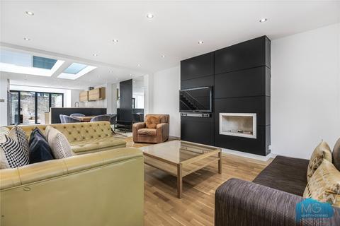 undefined, Wades Hill, London, N21