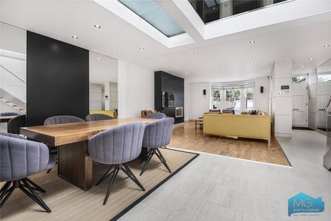 undefined, Wades Hill, London, N21