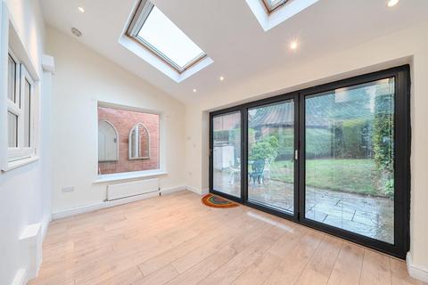 10 Lazenby Fold, Wetherby, LS22 6WN