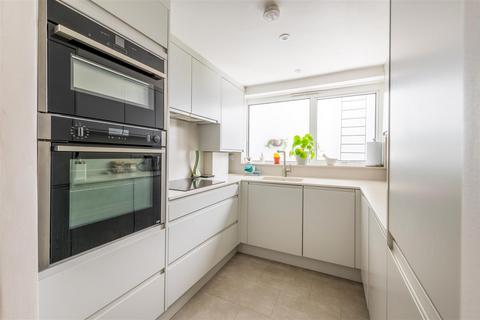 2 bedroom apartment for sale, Montpelier Crescent, Brighton