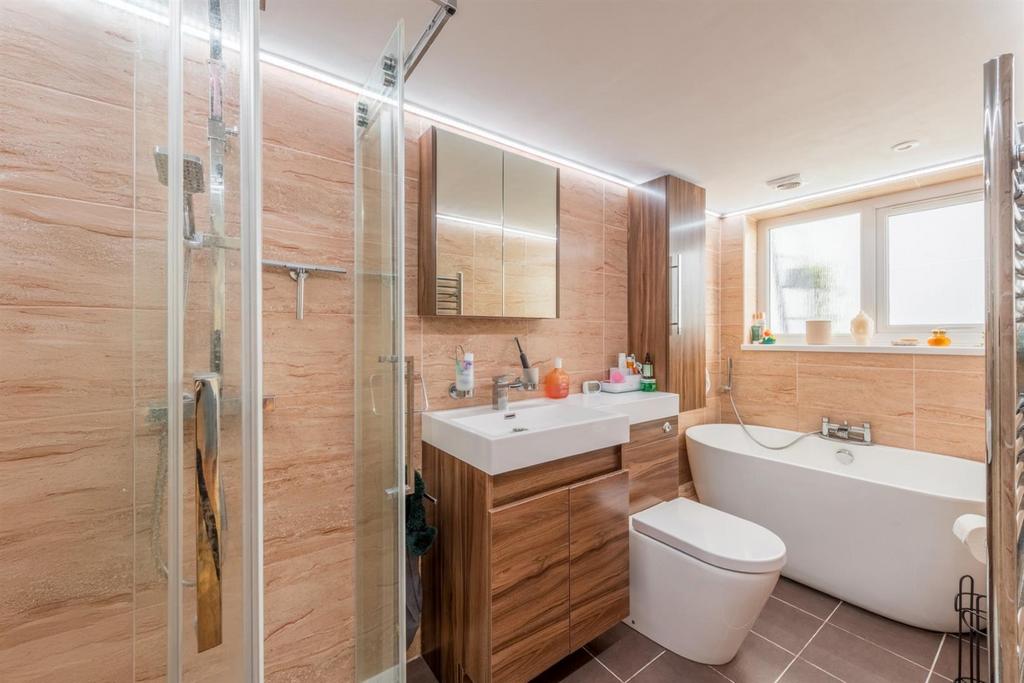 Thumbnail Flat 1, 37 Montpelier Crescent- bathroom