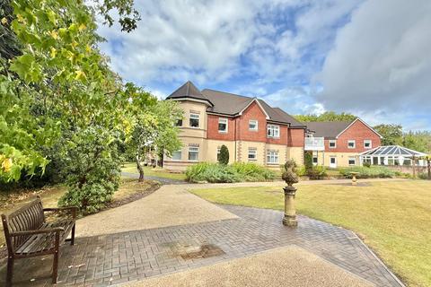 2 bedroom flat for sale, St. Ives Place, Ringwood, BH24 2EE