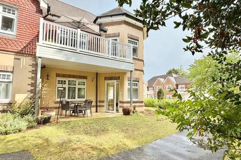 2 bedroom flat for sale, St. Ives Place, Ringwood, BH24 2EE