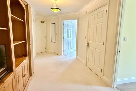 2 bedroom flat for sale, St. Ives Place, Ringwood, BH24 2EE