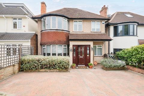 Tretawn Gardens, Mill Hill, NW7