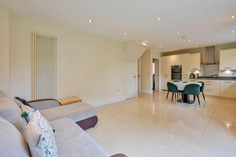 23 Jopling Road, Bisley, Woking, GU24 9FN