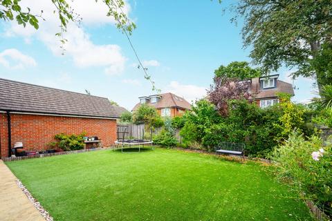 23 Jopling Road, Bisley, Woking, GU24 9FN