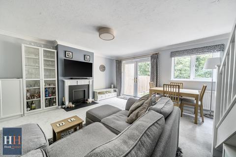 19 Nursery Close, Hook, RG27 9QX