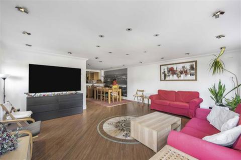 2 bedroom flat for sale, Twickenham Road, Teddington TW11
