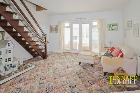 4 bedroom detached house for sale, Long Lane, Grays RM16