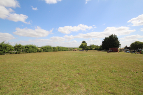 2 bedroom equestrian property for sale, Haverhill Road, Little Wratting CB9