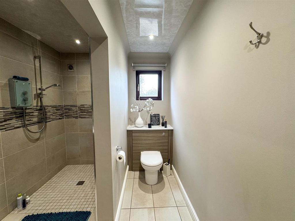 Wet Room & WC