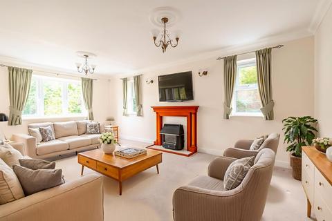 1 Catchpole Close, Kessingland, Lowestoft, NR33 7TL