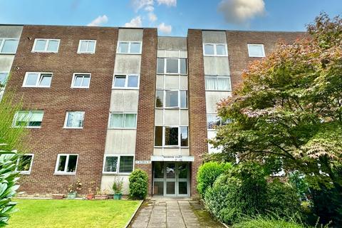 2 bedroom flat to rent, Woodrow Road, Pollokshields, Glasgow, G41