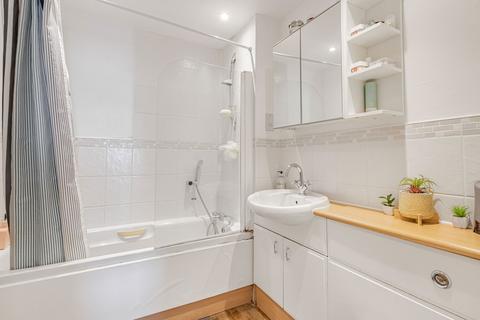 1 bedroom flat for sale, Magdalene Gardens, London N20