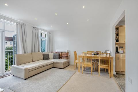 Flat 26, Girton Court, 7 Magdalene Gardens, London, N20 0AF