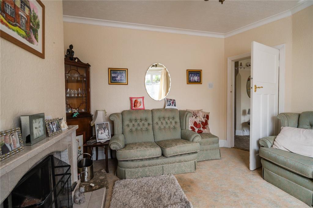 Living Room (2)