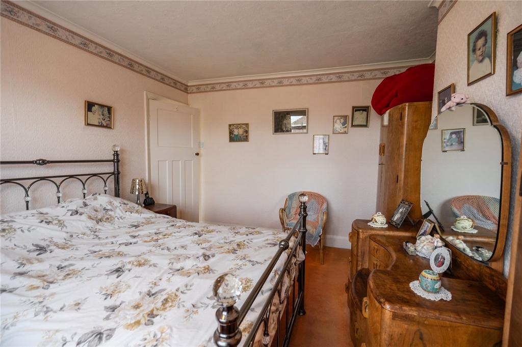 Bedroom 2 (2)