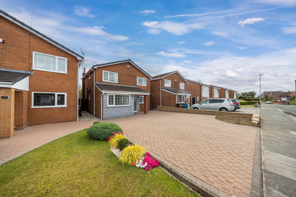 30 Raglan Avenue, Whitefield M45 6 US