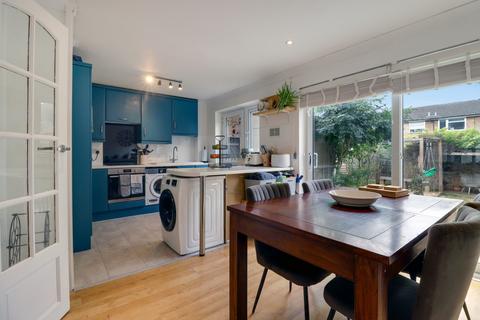 73 Foxwarren, Claygate, Esher, KT10 0LA