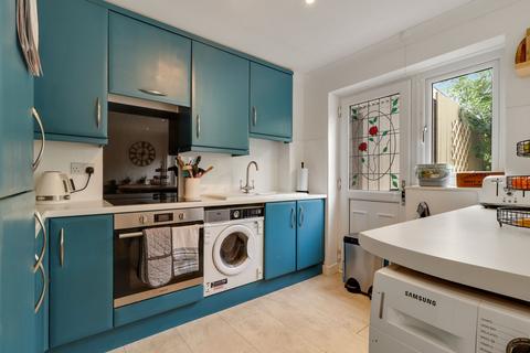 73 Foxwarren, Claygate, Esher, KT10 0LA