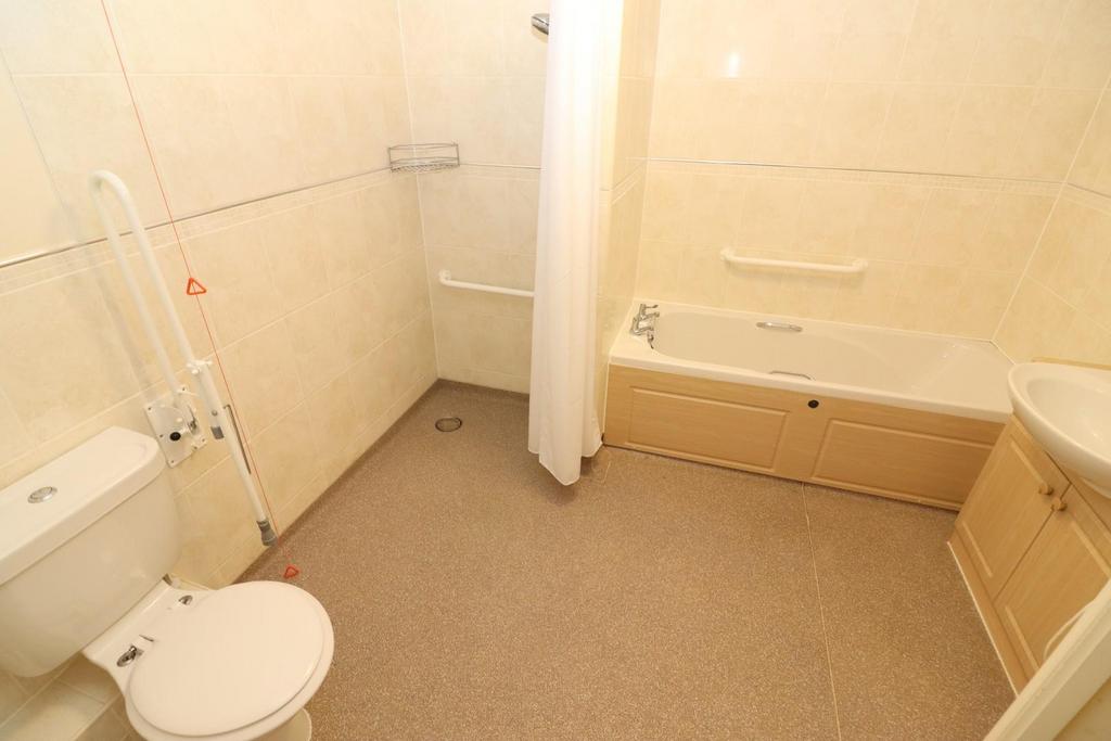 Bath/Shower Room/w.c