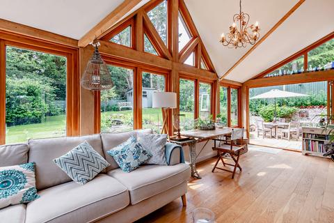 undefined, St. James Close, Pangbourne, Berkshire